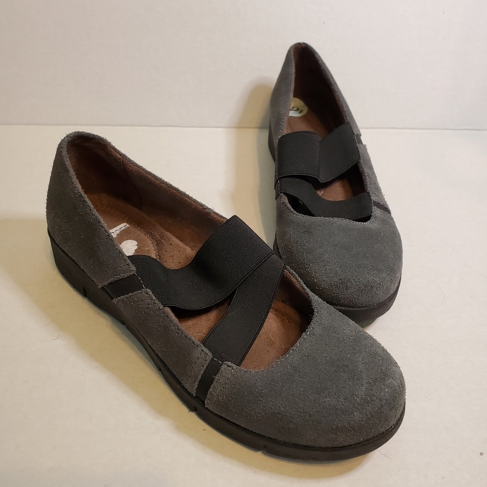 I Love Comfort Shoes Grey Suede 6M mary jane elastic slip on